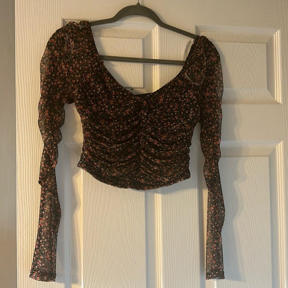 Lulus black floral LS top